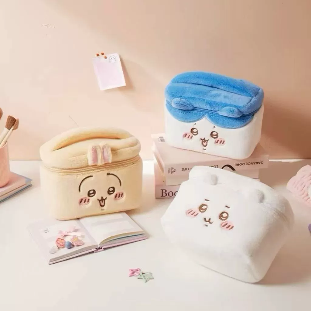 Borsa per il Trucco Chiikawa i - Beauty Preservation Makeup Bag recensione e prezzo